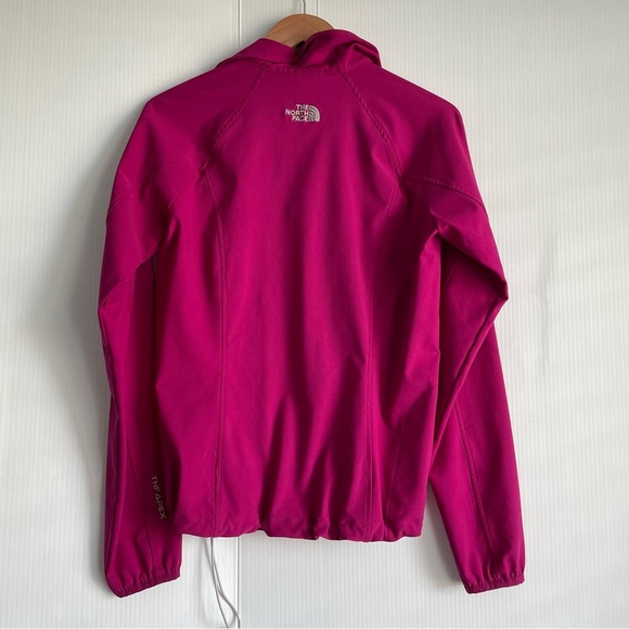 The North Face Women's Fuchsia lightweight Jacket - Picture 3 of 5